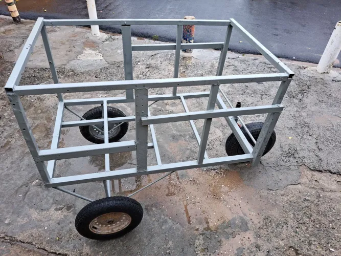 Vendo carrinho de carga ideal pra vender algo na rua 