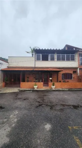 Casa Duplex, na Freguesia, com churrasqueira e piscina