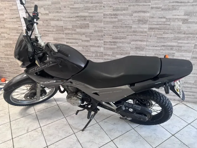 Vendo / troco Falcon 400