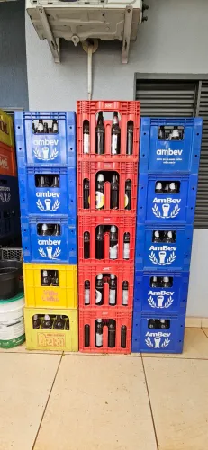 Caixa de cerveja litrão com cascos 