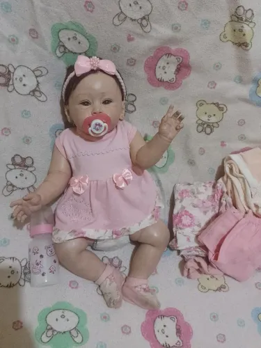 Boneca bebê reborn realista