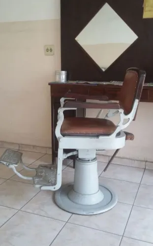 Cadeira de barbeiro vintage