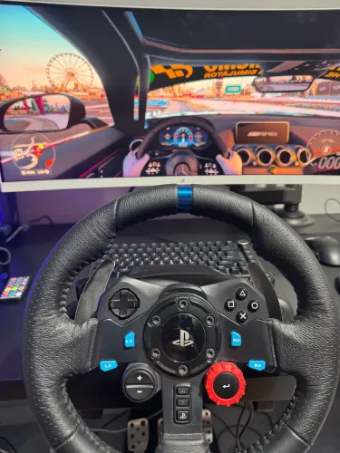 Volante Logitech G29 Driving Force para PS5, PS4, PS3 e PC
