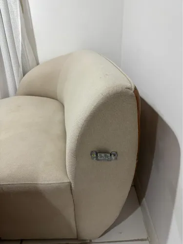 Vendo lindo sofá 3 lugares linho cru e couro caramelo