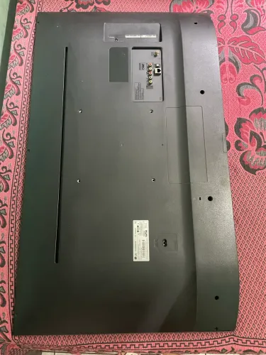 Tv LG para retirada de peças