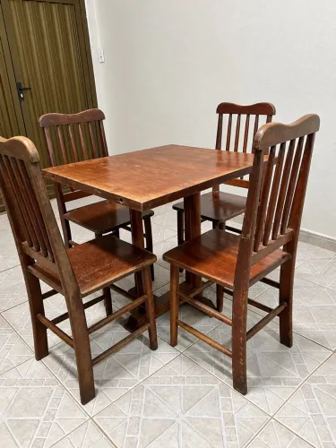 Vendo cadeiras de madeira