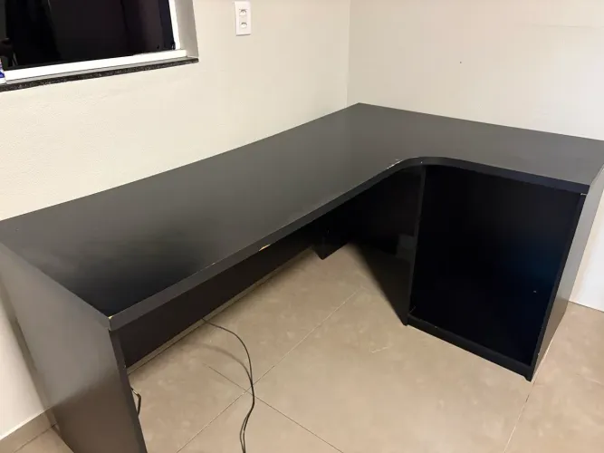 Mesa em L preta para computador pc gamer usada