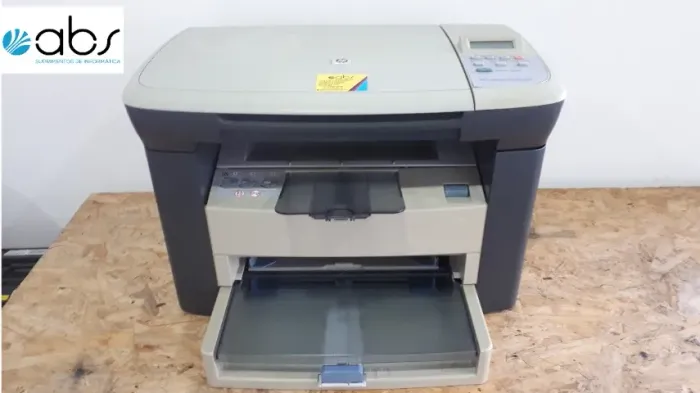 Impressora multifuncional a laser HP M1005 em ótimas condições com um toner e garantia
