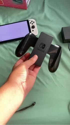 Nintendo switch novo menos de 1 mês de uso 