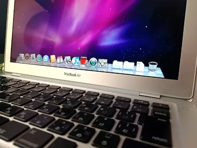 Apple Macbook Air funcionando - detalhes*