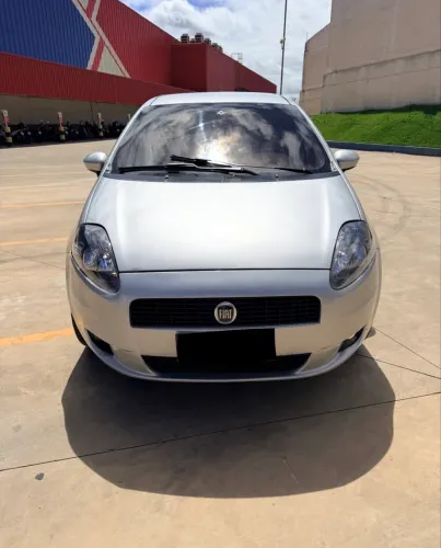 Fiat Punto Attractive 1.4 Fire Flex 8V 5P 2011