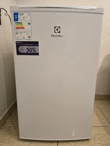Frigobar Electrolux 122L EM120 com Controle de Temperatura - Branco
