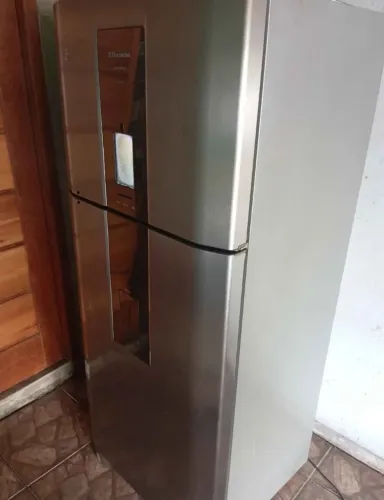 Geladeira Electrolux Inverse Frost Free - Inox
