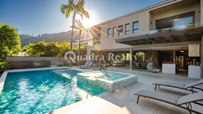 Casa com ampla área de lazer