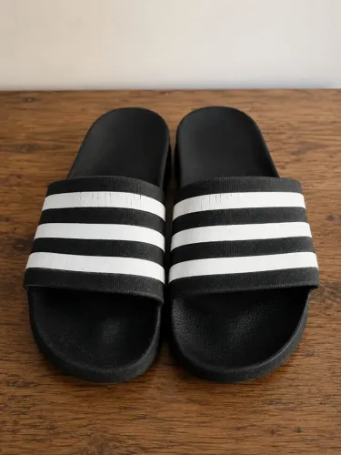 Chinelo Adidas Adilette Masculino Preto e Branco Nº 42