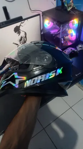 Capacete muito novo