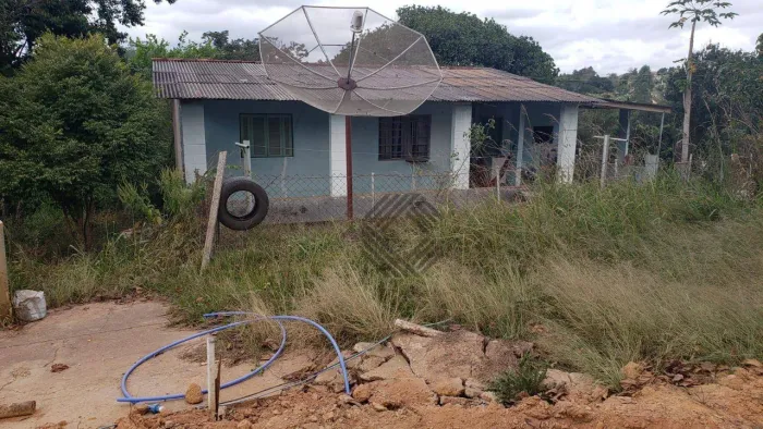 Terreno à venda, 900 m² por R$ 250.000,00 - Chácaras Cangueirinha - Mairinque/SP