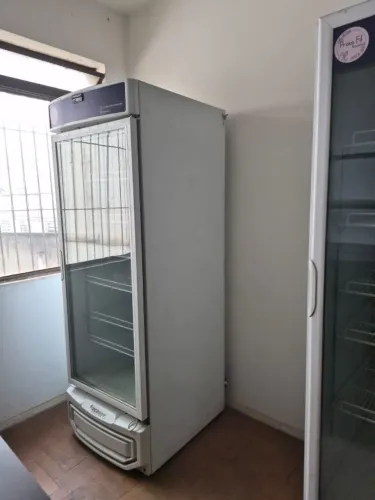 Freezer expositor vertical 570 litros Gelopar GLMF 570 BR 220V