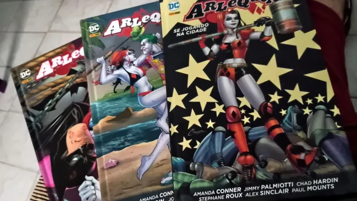 Arlequina novos 52 - lote com 3 HQs capa dura