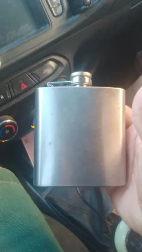 Cantil de inox para destilados tampa rosqueada r$ 30 para vender logo