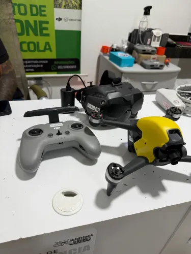 Drone DJI FPV - Kit Completo com 3 baterias e acessórios 