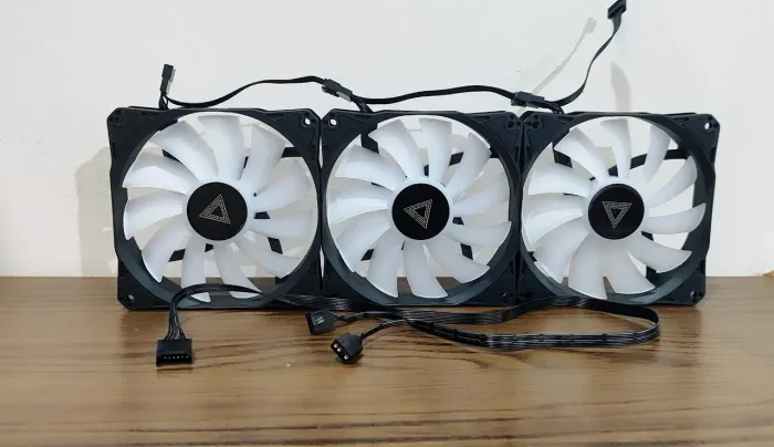 3 FANS MONTECH LIGHTFLOW ARGB ( NOVAS )