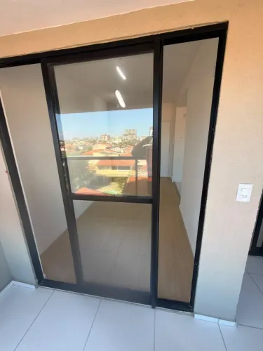 Porta de Correr de Vidro com Alumínio Preto - 1,80 x 2,10 m