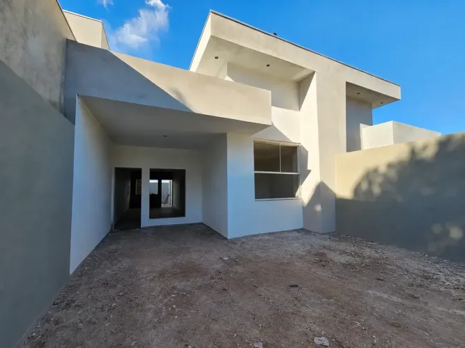 Casa para venda de 3 quartos (1 suíte) no Jardim Diamante em Maringá