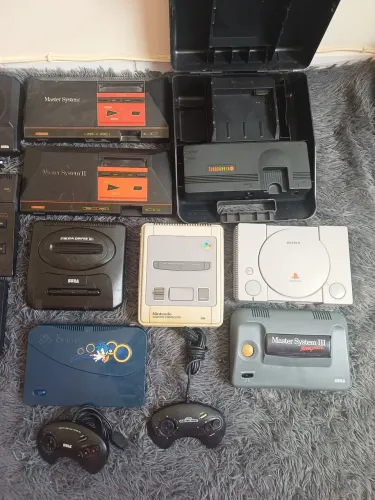 Lote de diversos consoles e controles e acessorios turbo grafx nintendo mega drive msx