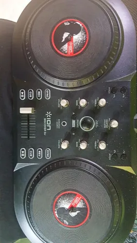 MIni Controladora ION DISCOVER DJ EM PERFEITO ESTADO VALOR A NEGOCIAR