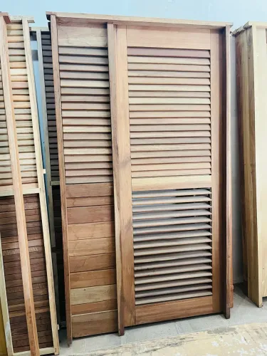 PORTA + PAINEL VENEZIANAS (valor à vista)