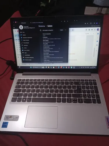 Notebook Lenovo core i5, 8,00 de ram,512 Gb de memória, saiu agora da garantia