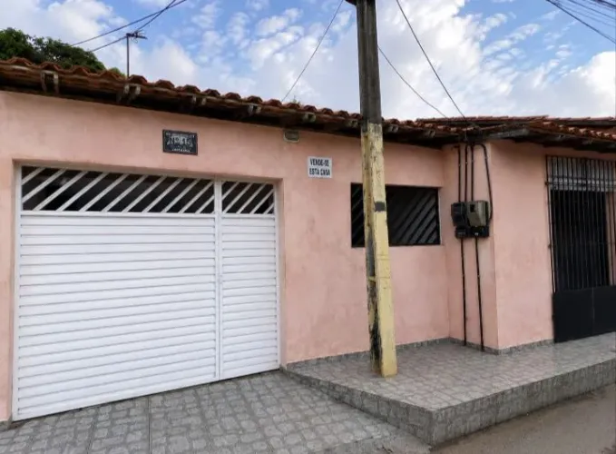 Casa ampla à venda na Vila Janaína | 3 quartos + cômodo comercial + garagem para 2 carros