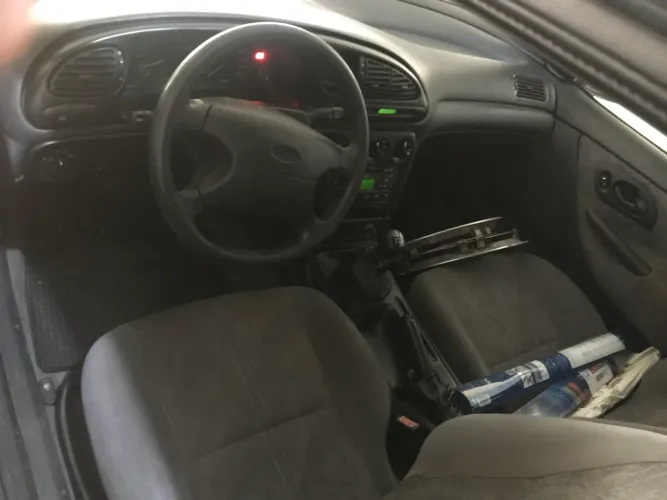 Ford Mondeo CLX 2.0i 4P MEC 1997