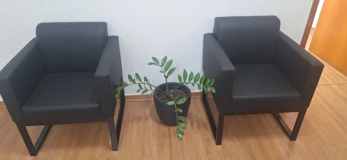 Poltronas de escritório - recepção pretas em perfeito estado