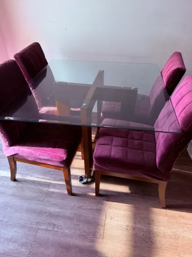 Conjunto de Mesa de Jantar 4Lugares - Tampo de Vidro + 6 Cadeiras Estofadas
