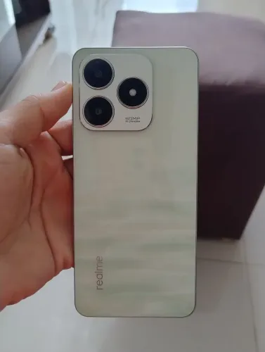 Realme C63