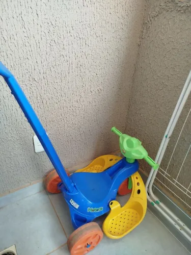 Triciclo Mototico Passeio E Pedal Azul Brinquedo Bandeirante