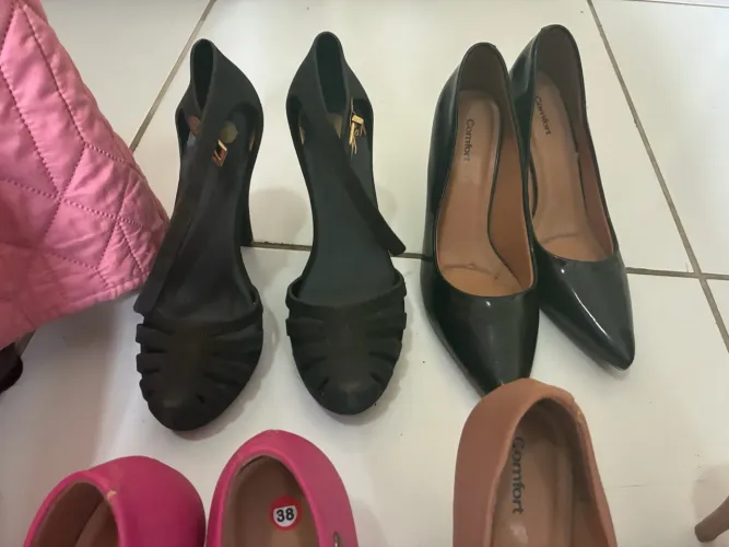 Vendo scapin usado sendo 2 confort , 1 visano e 1 Melissa usados em ótimo estado 