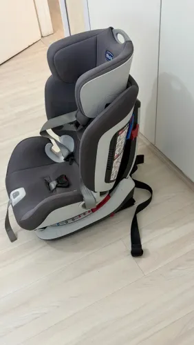Cadeira automotiva de criança e bebê chicco