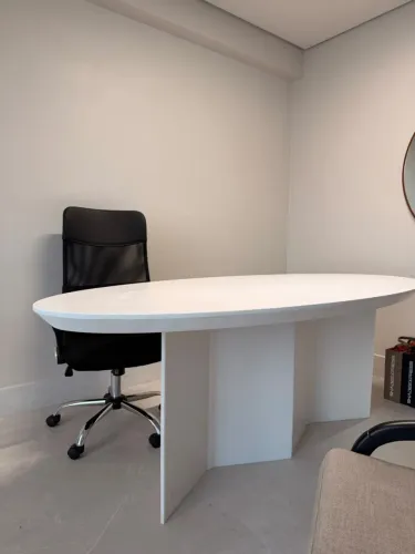 Mesa em Corian®? Glacier White. Tamanho 2,20m.