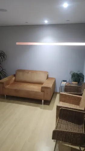 VENDO UMA SALA COMERCIAL NO CENTRO