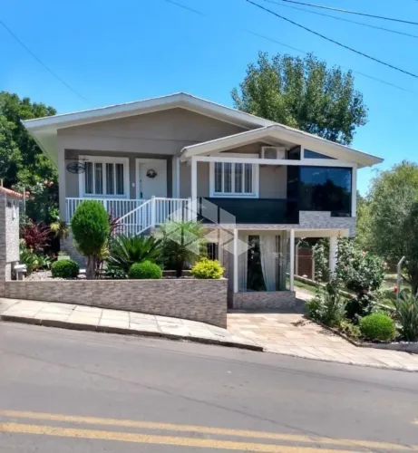Casa de 3 quartos/dormitório e dois pavimentos no Bairro Chácaras em Garibaldi