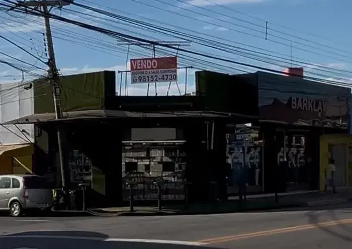 Prédio Comercial de Esquina à Venda | Renda de R$ 10.000/Mês | 7 Salas | Ao Lado do Shoppi