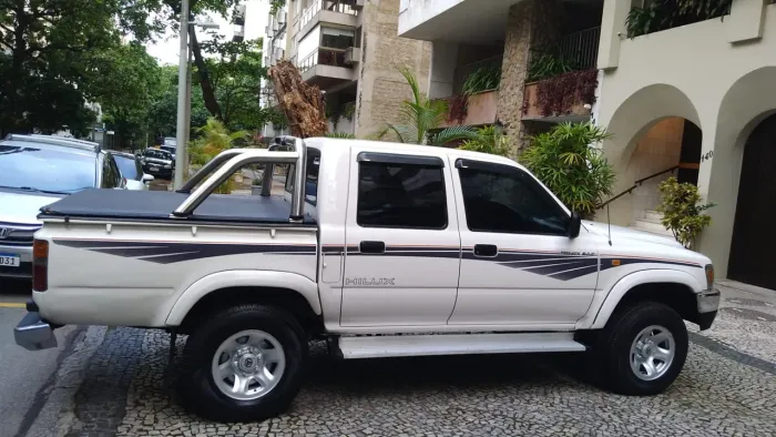 Toyota Hilux CD DX 4X2 3.0 8V 90cv Diesel 2003