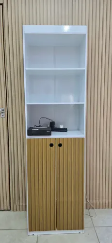 Armário/estante multiuso uso