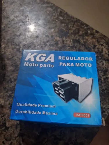 Regulador retificador de voltagem