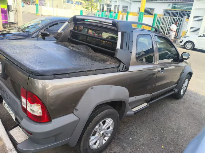 Fiat Strada Adventure1.8/ 1.8 Locker Flex CD 2012