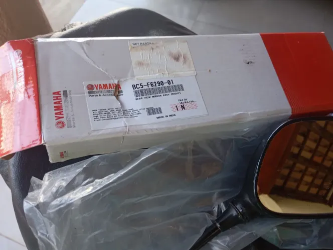 Vende se par de retrovisor Yamaha