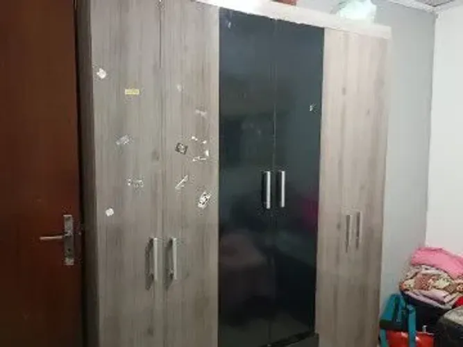 Guarda roupas 6 portas